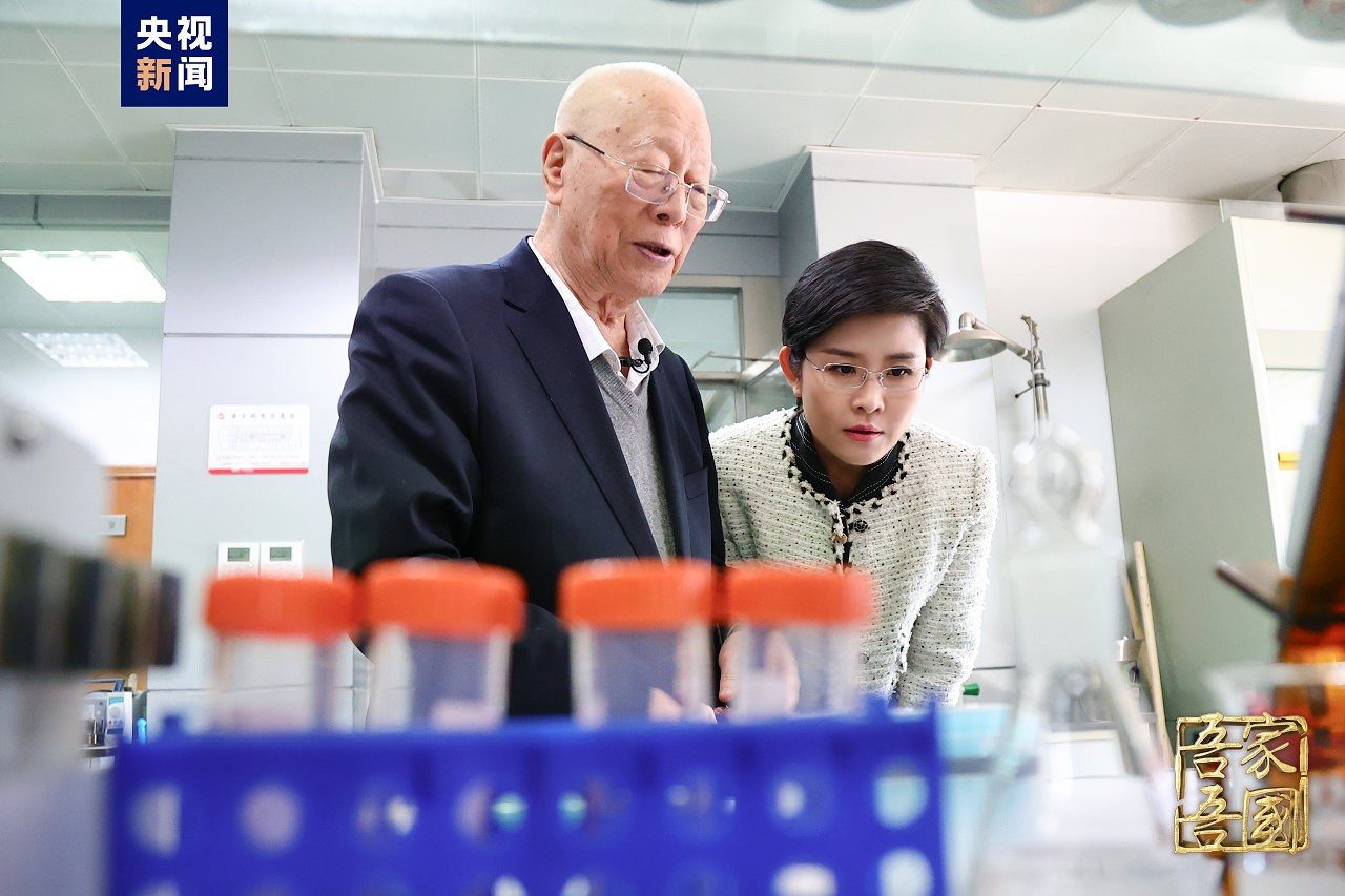 为生者权 替死者言丨《吾家吾国》独家专访著名法医学家刘耀 为生者权 替死者言丨《吾家吾国》独家专访著名法医学家刘耀